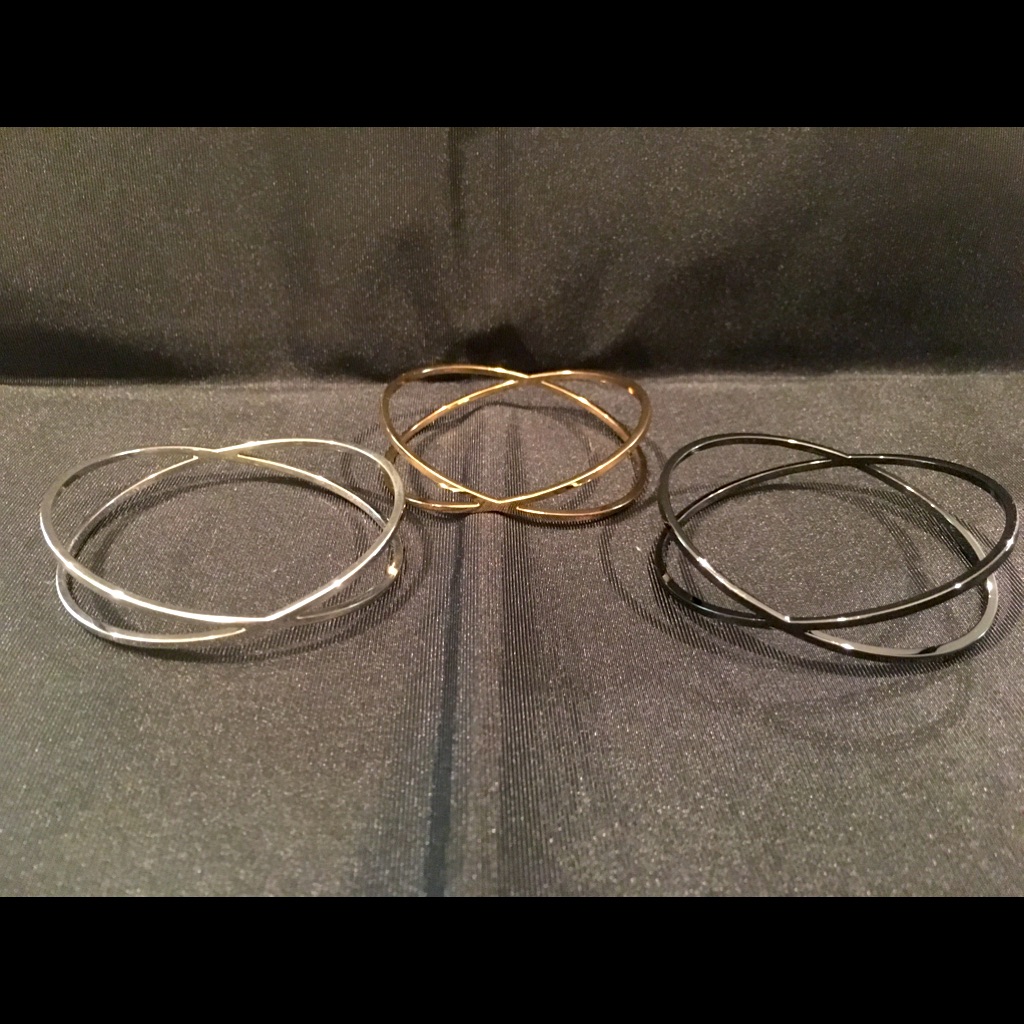 Premier Design - Set Of 3 Bangle Bracelets 25$